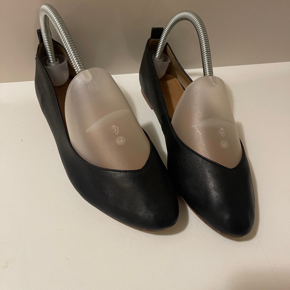 Uggs flat leather shoes in good conditions - Picture 8 of 12